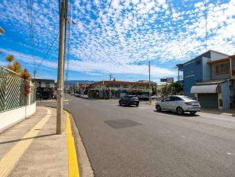 Venta de Casa con Local Comercial en Mercedes Norte #27-162 GS