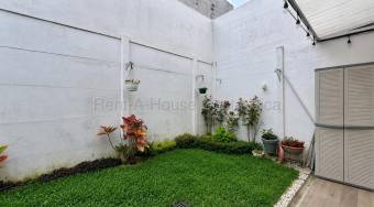 Venta de Elegante Townhouse con Amplios Espacios en Montes de Oca #27-176 GS