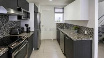 Venta de Elegante Townhouse con Amplios Espacios en Montes de Oca #27-176 GS
