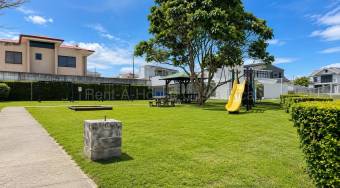 Venta de Elegante Townhouse con Amplios Espacios en Montes de Oca #27-176 GS