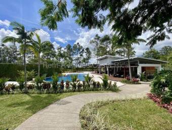 Se alquila apartamento en Ulloa Heredia 26-2160