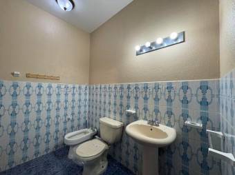 Se alquila apartamento en Escazú Centro 27-2