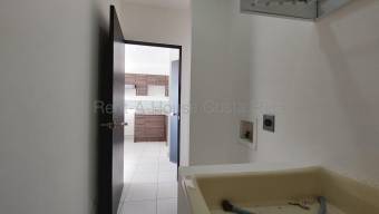 Se alquila apartamento en Ulloa Heredia 27-88