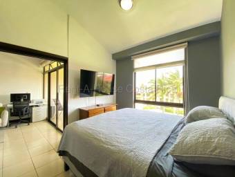 Se alquila apartamento en Santa Ana San José 27-174