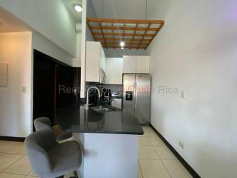 Se alquila apartamento en Santa Ana San José 27-174