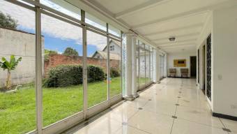 Venta de casa de un nivel con uso mixto y amplio terreno en San José #27-167 GS
