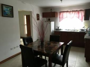 LINDA CASA EN RESIDENCIAL PRIVADO EN HEREDIA