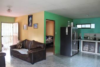 Propiedad a la venta con 1 casa y 7 aptos. a minutos de Pérez Zeledón Centro. #19-1076