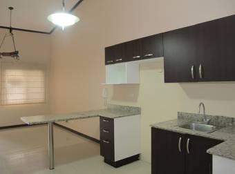 Casa en Condominio semi nueva en San Rafael de Alajuela P120