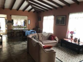 Family house for sale in Paquita de Quepos. Negotiable price