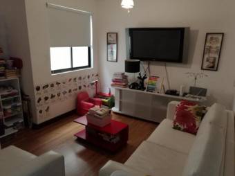 se vende moderan casa en la exclusiva zona de lindora 20-1114