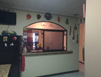 VENDO BELLA, AMPLIA Y CÉNTRICA CASA EN MERCEDES NORTE HEREDIA