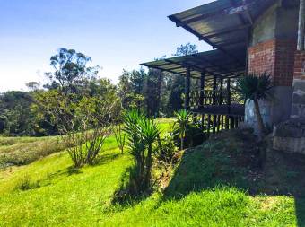 Venta de terreno con Restaurante en El Guarco de Cartago.