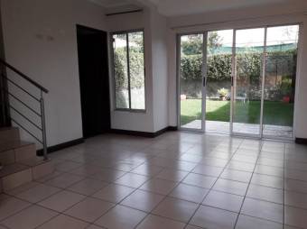 se alquila bonita casa en condominio en rio oro santa ana 20-1651