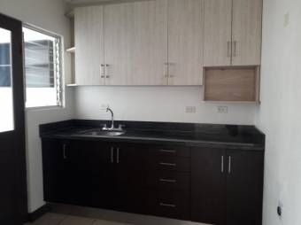 se alquila bonita casa en condominio en rio oro santa ana 20-1651