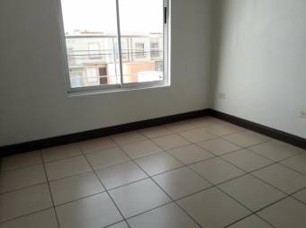 se alquila bonita casa en condominio en rio oro santa ana 20-1651