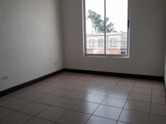 se alquila bonita casa en condominio en rio oro santa ana 20-1651