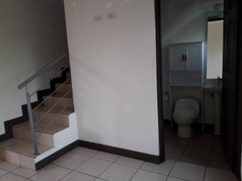 se alquila bonita casa en condominio en rio oro santa ana 20-1651