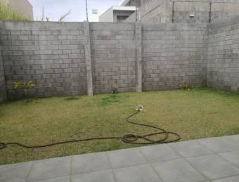 VENDO BELLA Y AMPLIA  CASA COMO NUEVA EN SAN ISIDRO HEREDIA