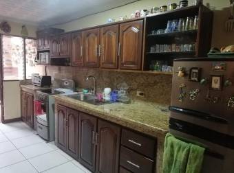 VENDO BELLA, AMPLIA Y CÉNTRICA CASA EN MERCEDES NORTE HEREDIA