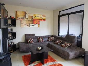 Se vende linda casa en Heredia, detalles muy delicados y muchas amenidades21-1013