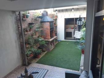 Se vende linda casa en Heredia, detalles muy delicados y muchas amenidades21-1013