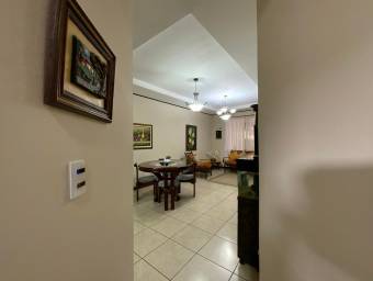 Se vende hermosa casa ubicada Ulloa, Heredia 21-2112