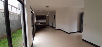 Se vende bonita casa en Heredia 21-2374