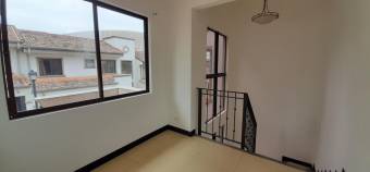 Se vende bonita casa en Heredia 21-2374