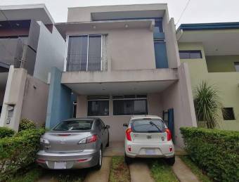 Se vende linda casa en Heredia, en condómino con muchas amenidades 21-2340