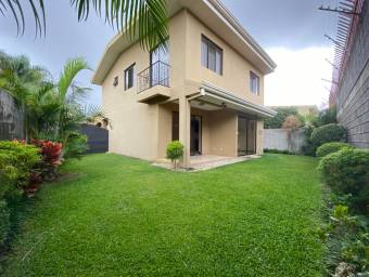 Se vende colonial en San Francisco de Heredia 21-2486