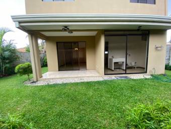 Se vende colonial en San Francisco de Heredia 21-2486