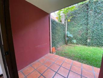 Se vende acogedora casa en Heredia, cuanta con varias amenidades 21-2490