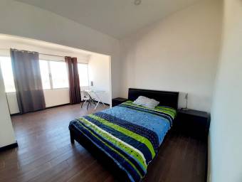 Se alquila bello apartamento en Santa Ana 21-1530