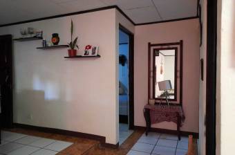 House for sale in a quiet and central location in Guápiles