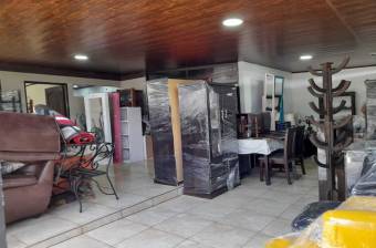 Venta de Casa en zona Tranquila y Centrica en Guapiles