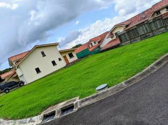 Lote en residencial listo para construir.