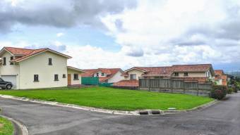 Lote en residencial listo para construir.