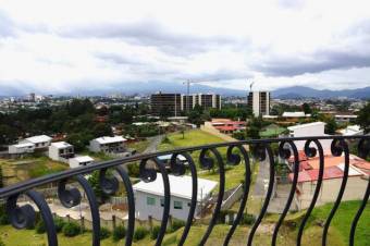 Condominio vertical en Escazu