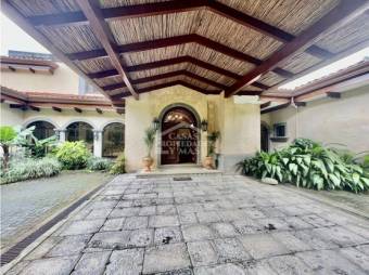 SE VENDE CASA EN CIUDAD COLÓN