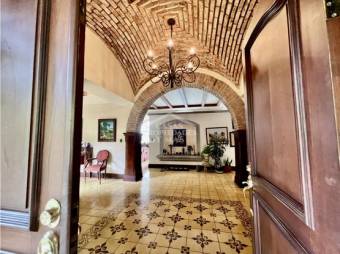 SE VENDE CASA EN CIUDAD COLÓN