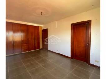 SE VENDE CASA EN CONDOMINIO SIERRA NEVADA EN GUACHIPELÍN ESCAZÚ