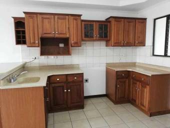 Precioso Apartamento en Venta, Moravia        CG-22-1922