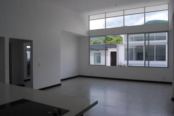 Espectacular casa en Condominio en Venta, Santa Ana        CG-21-926