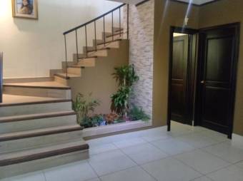 Preciosa casa en Condominio en Venta, Guadalupe    CG-22-704