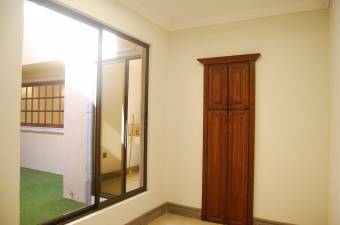 Moderna casa de 2 Niveles en Condominio en Venta, SanRafaelEscazu  CG-22-1515