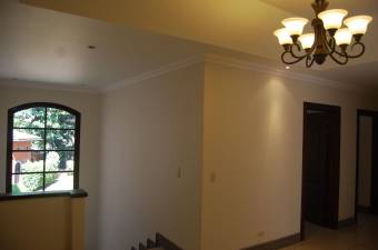 Moderna casa de 2 Niveles en Condominio en Venta, SanRafaelEscazu  CG-22-1515