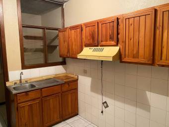 Se alquila apartamento semi amueblado en escazu centro  23-192