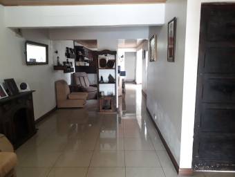 se vende espaciosa casa en el tejar del guarco cartago 23-130