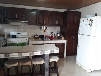 se vende espaciosa casa en el tejar del guarco cartago 23-130